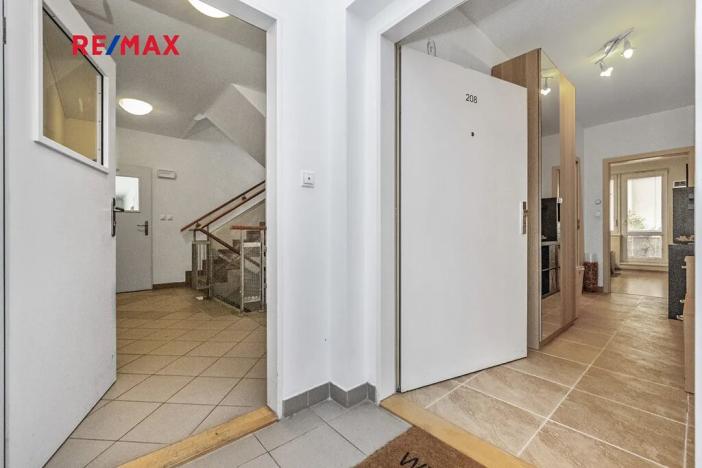 Prodej bytu 1+kk, Praha - Hostavice, U Hostavického potoka, 36 m2