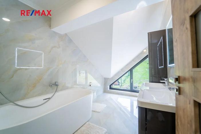 Prodej rodinného domu, Zájezd, 360 m2