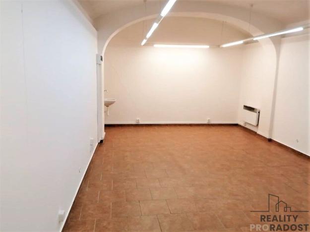 Pronájem obchodního prostoru, Slaný, Kynského, 30 m2