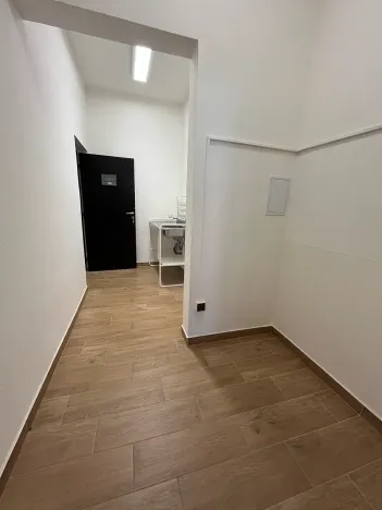 Pronájem kanceláře, Nymburk, Náměstí Přemyslovců, 17 m2