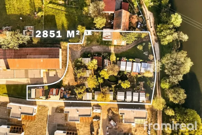 Prodej komerčního pozemku, Strachotín, 2851 m2