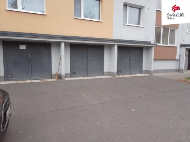 Pronájem garáže, Jihlava, Březinova, 21 m2