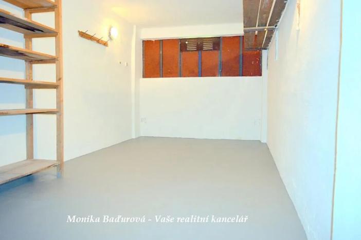 Prodej garáže, Zlín, Dřevnická, 16 m2