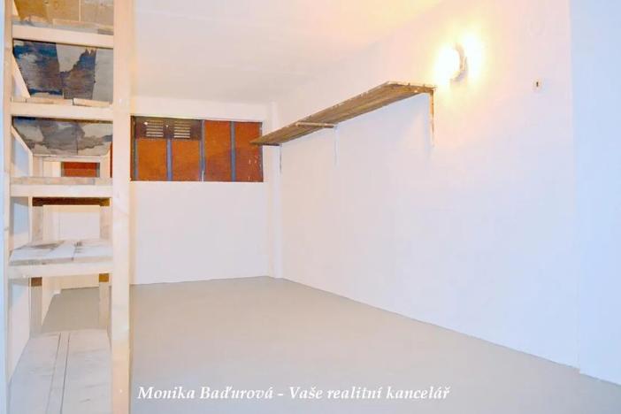 Prodej garáže, Zlín, Dřevnická, 16 m2