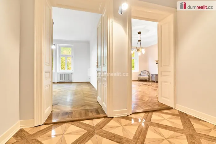 Prodej bytu 2+kk, Karlovy Vary, Svahová, 94 m2