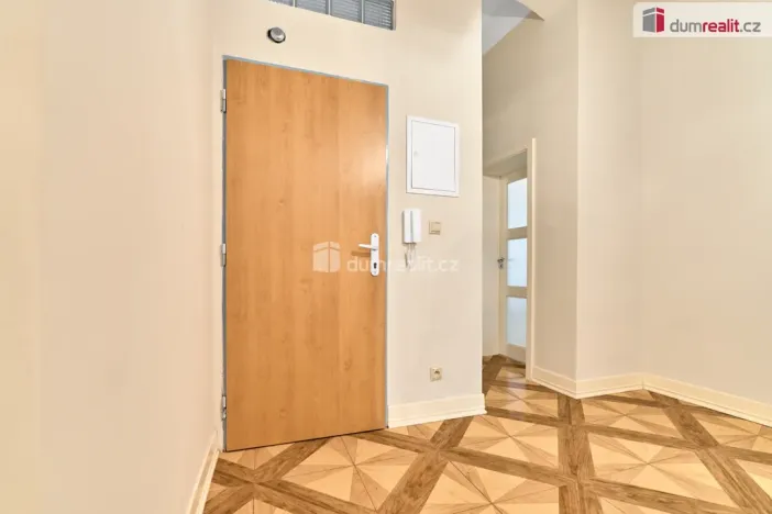 Prodej bytu 2+kk, Karlovy Vary, Svahová, 94 m2