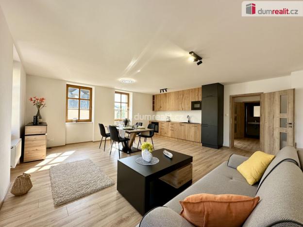 Prodej bytu 2+kk, Horní Blatná, náměstí Sv. Vavřince, 56 m2