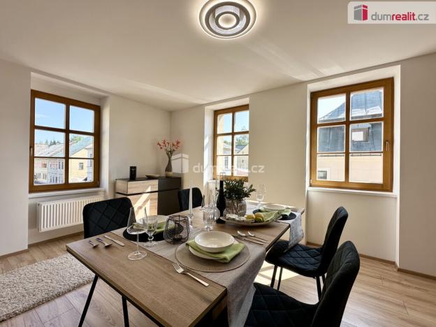 Prodej bytu 2+kk, Horní Blatná, náměstí Sv. Vavřince, 56 m2