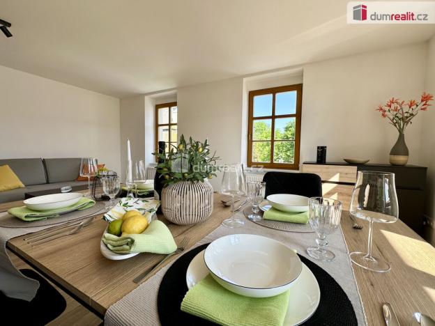 Prodej bytu 2+kk, Horní Blatná, náměstí Sv. Vavřince, 56 m2