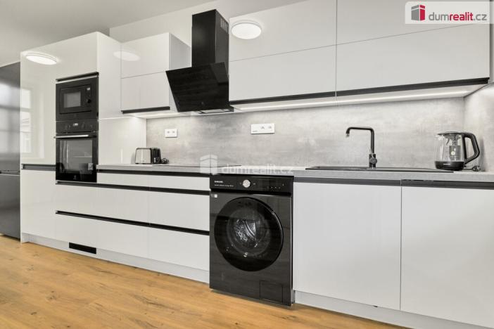 Prodej bytu 3+kk, Karlovy Vary, nábřeží Jana Palacha, 90 m2