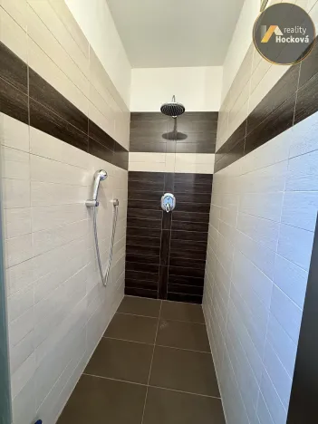 Pronájem rodinného domu, Praha - Lipence, Ke štěrkovně, 333 m2