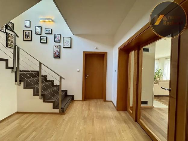 Pronájem rodinného domu, Praha - Lipence, Ke štěrkovně, 333 m2