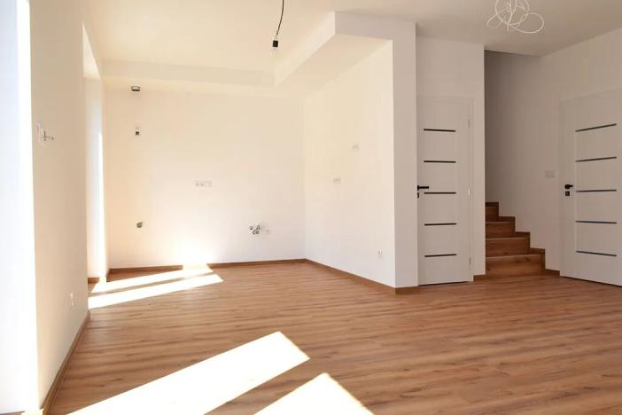 Pronájem rodinného domu, Jenišov, Slunná, 117 m2