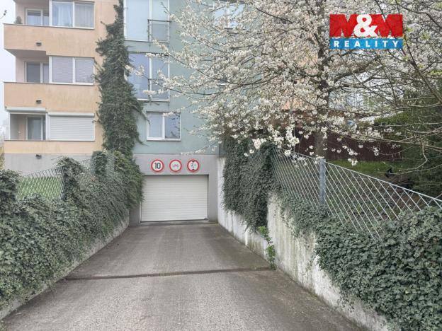 Prodej garážového stání, Praha - Kbely, Pod Nouzovem, 16 m2