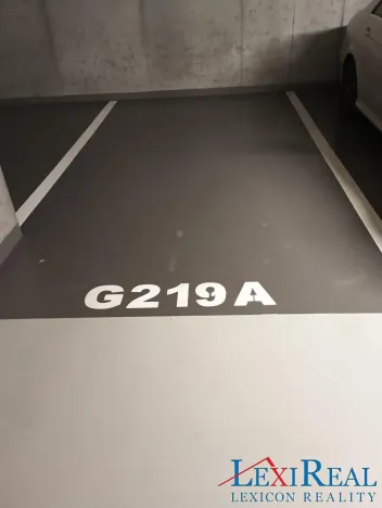 Prodej garážového stání, Praha - Holešovice, Jankovcova, 13 m2