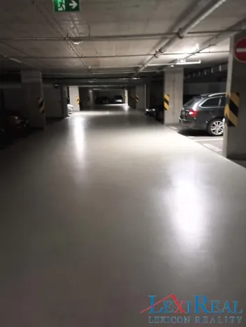 Prodej garážového stání, Praha - Holešovice, Jankovcova, 13 m2