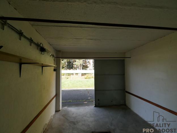 Prodej garáže, Hradec Králové, Mrštíkova, 19 m2