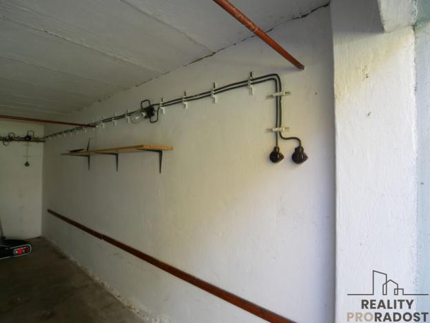 Prodej garáže, Hradec Králové, Mrštíkova, 19 m2