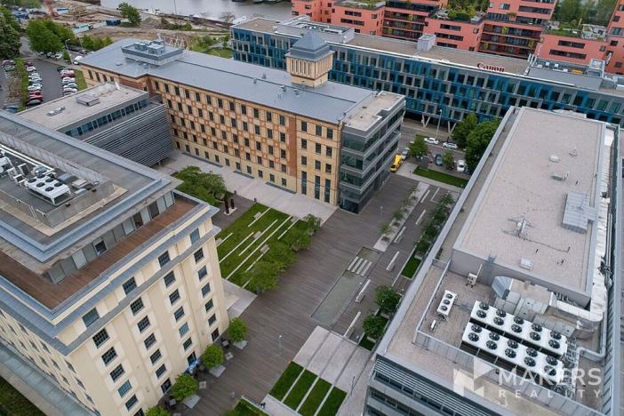 Pronájem kanceláře, Praha - Holešovice, Jankovcova, 603 m2