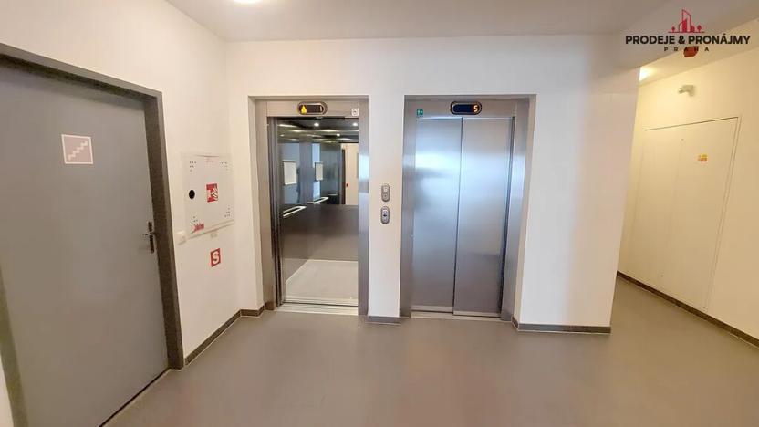 Prodej bytu 2+kk, Praha - Stodůlky, Nárožní, 57 m2