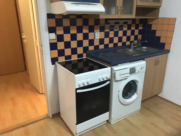 Pronájem bytu 1+kk, Praha - Letňany, Třinecká, 39 m2