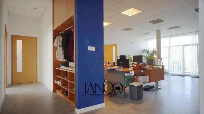 Pronájem kanceláře, Bílovice nad Svitavou, Žižkova, 198 m2