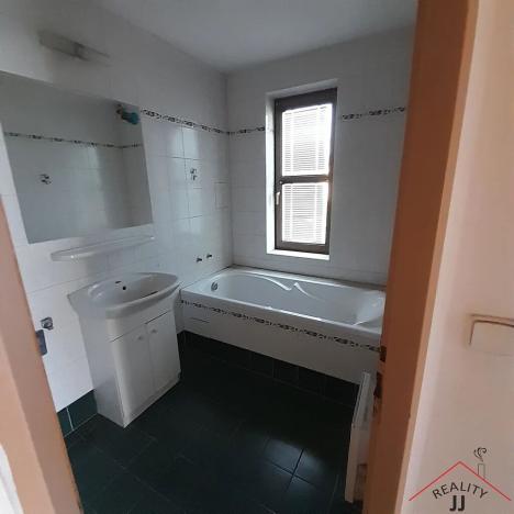 Prodej rodinného domu, Praha - Kyje, Branská, 402 m2