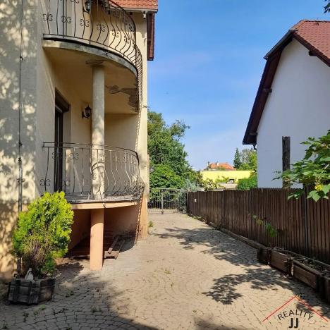 Prodej rodinného domu, Praha - Kyje, Branská, 402 m2