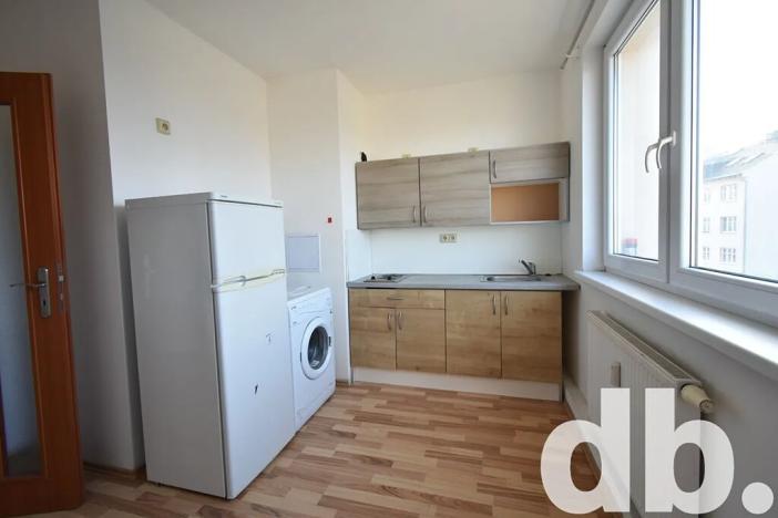 Prodej bytu 1+1, Karlovy Vary, Dubová, 32 m2