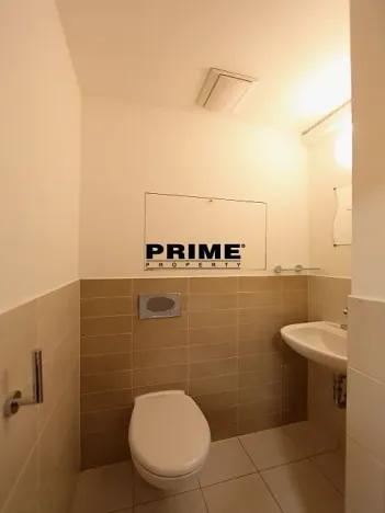 Pronájem kanceláře, Praha - Smíchov, Štefánikova, 63 m2