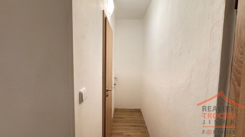 Pronájem bytu 1+1, Jičín, Na jihu, 35 m2