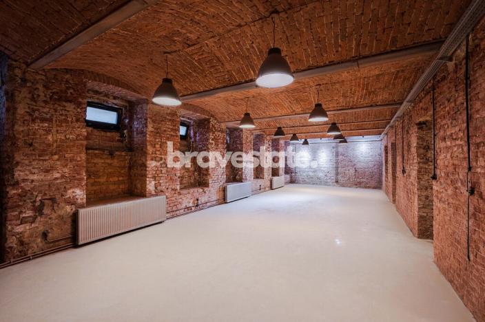 Prodej komerční, Praha - Karlín, Pernerova, 335 m2