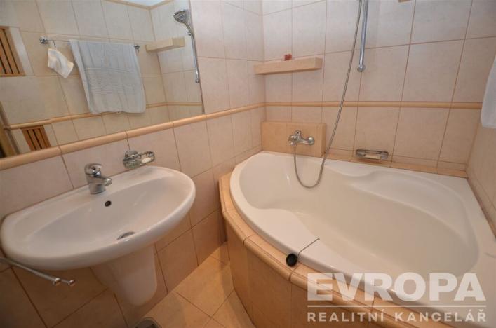 Prodej bytu 2+1, Praha - Hloubětín, Zelenečská, 52 m2