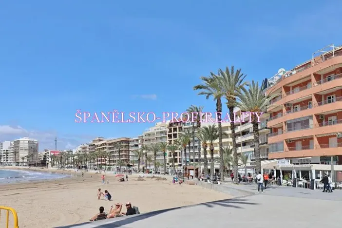 Prodej bytu 1+kk, Torrevieja, Španělsko, Calle Los gases, 40 m2