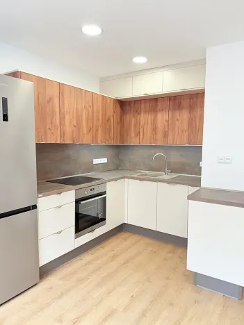 Pronájem bytu 2+kk, Liberec, Vackova, 42 m2