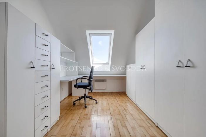Prodej vícegeneračního domu, Křižanov, Benešovo náměstí, 530 m2
