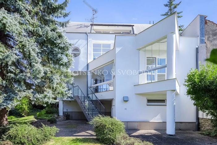 Prodej kanceláře, Křižanov, Benešovo náměstí, 530 m2