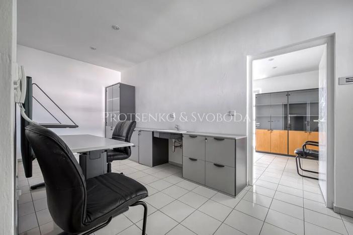 Prodej ordinace, Křižanov, Benešovo náměstí, 530 m2