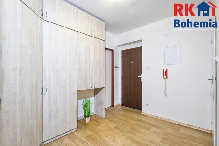 Prodej bytu 3+1, Pečky, V Horkách, 63 m2