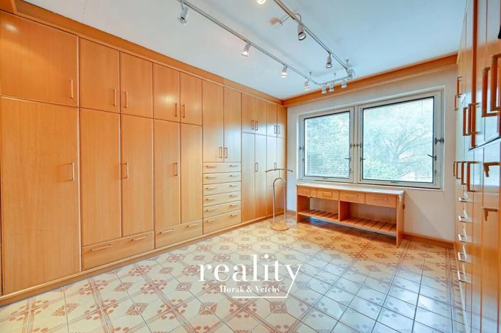 Prodej rodinného domu, Hodonice, U Pošty, 480 m2