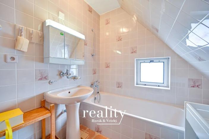 Prodej rodinného domu, Hodonice, U Pošty, 480 m2