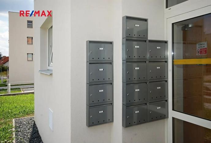 Pronájem bytu 3+kk, Velký Osek, U hřiště, 76 m2