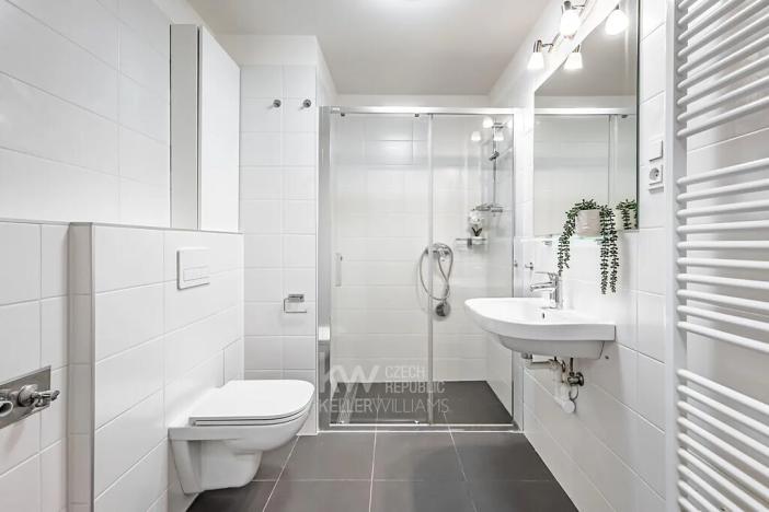 Prodej bytu 2+kk, Praha - Uhříněves, náměstí Bratří Jandusů, 33 m2