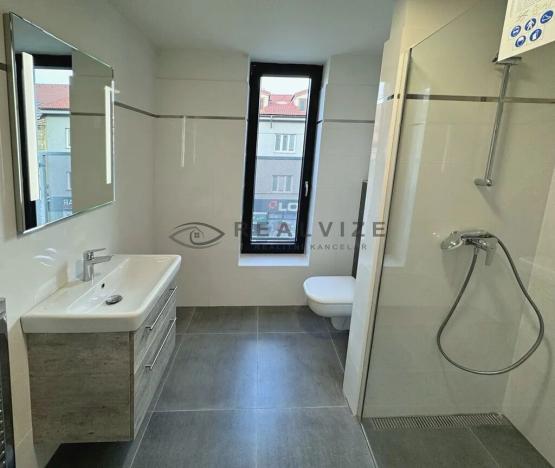 Pronájem bytu 2+kk, České Budějovice, Rudolfovská tř., 65 m2