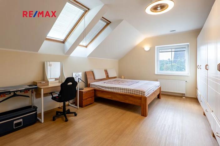 Prodej rodinného domu, Jesenice, Zdiměřická, 250 m2