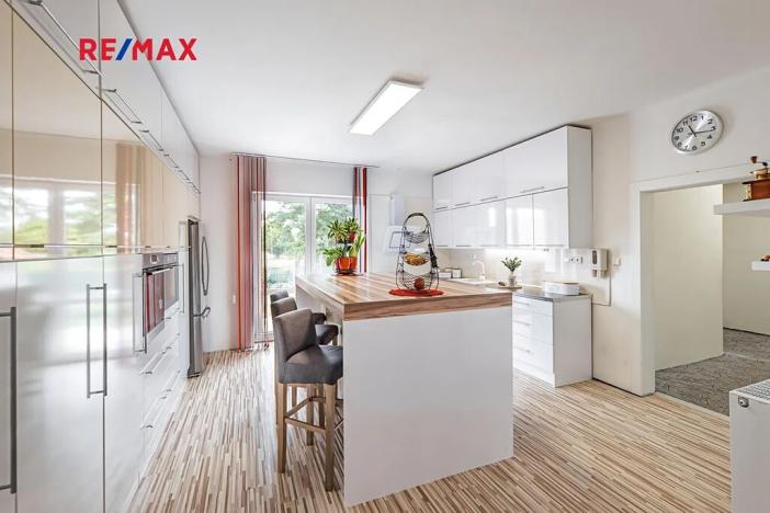 Prodej činžovního domu, České Velenice, Komenského, 247 m2