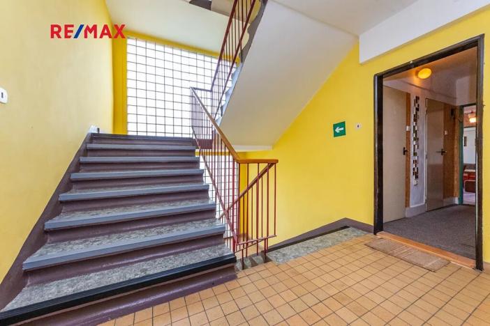 Prodej bytu 3+1, Praha - Modřany, U zastávky, 57 m2