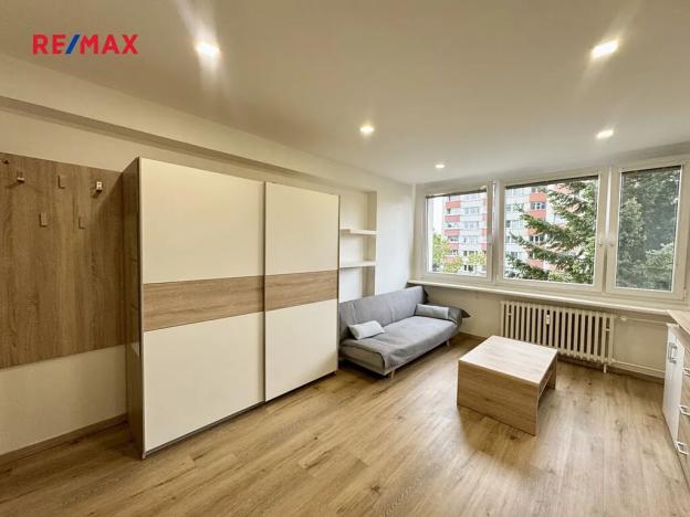 Pronájem bytu 1+kk, Praha - Vokovice, Evropská, 25 m2