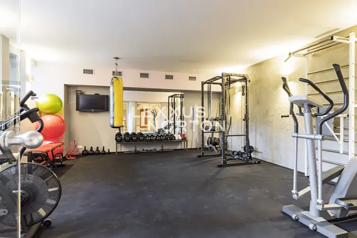 Prodej bytu 6+kk a větší, Praha - Bubeneč, Rooseveltova, 386 m2