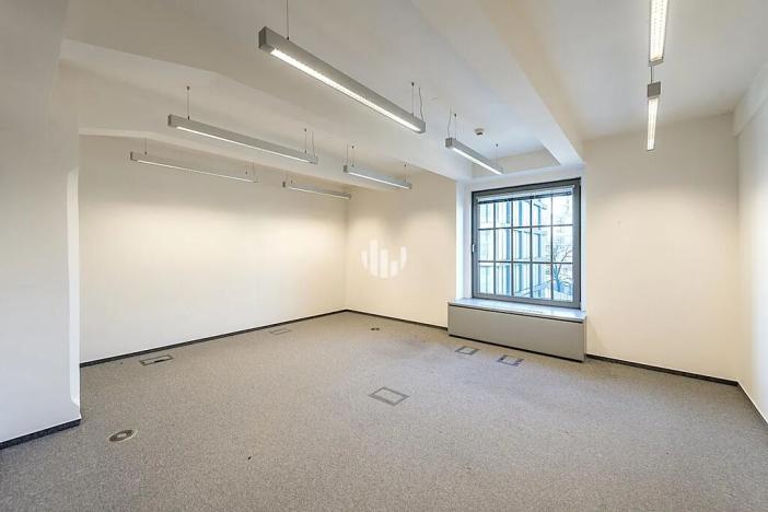 Pronájem kanceláře, Praha - Holešovice, Jankovcova, 237 m2